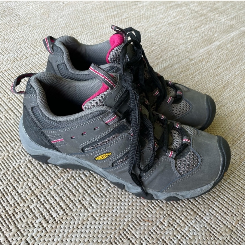 Keen hiking shoes-boots